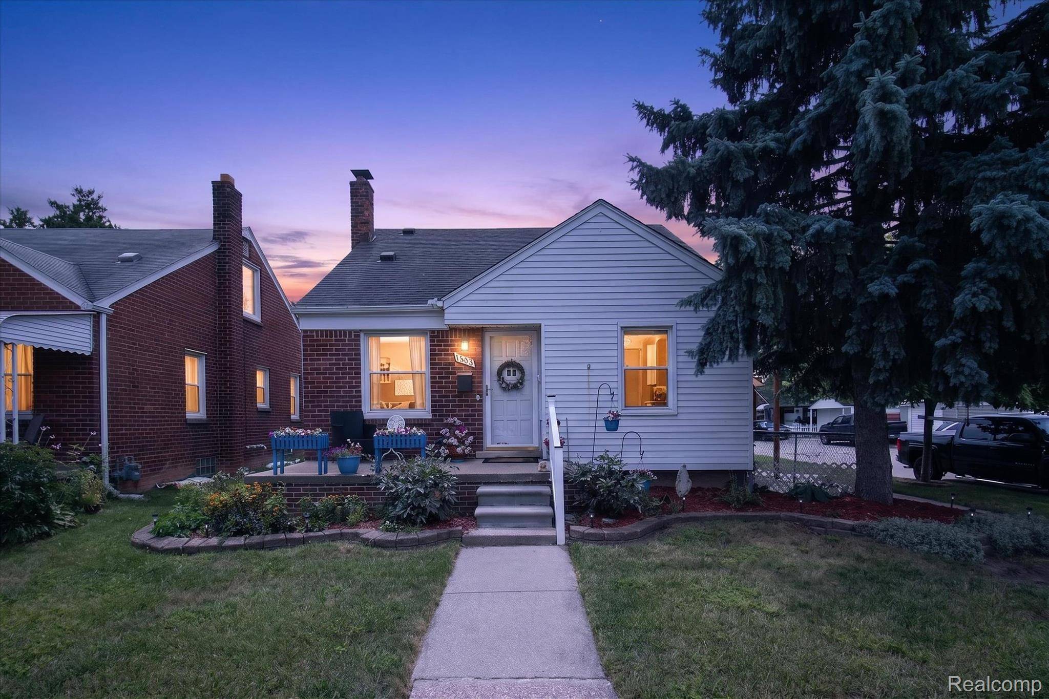 1693 Riverbank ST, Lincoln Park, MI 48146