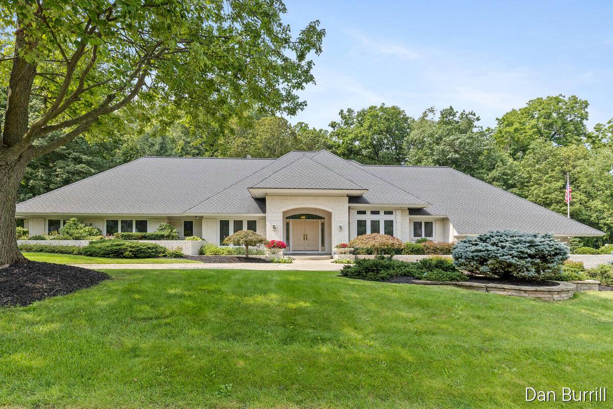 5999 SW Hillsborough CT SW, Georgetown Twp, MI 49418