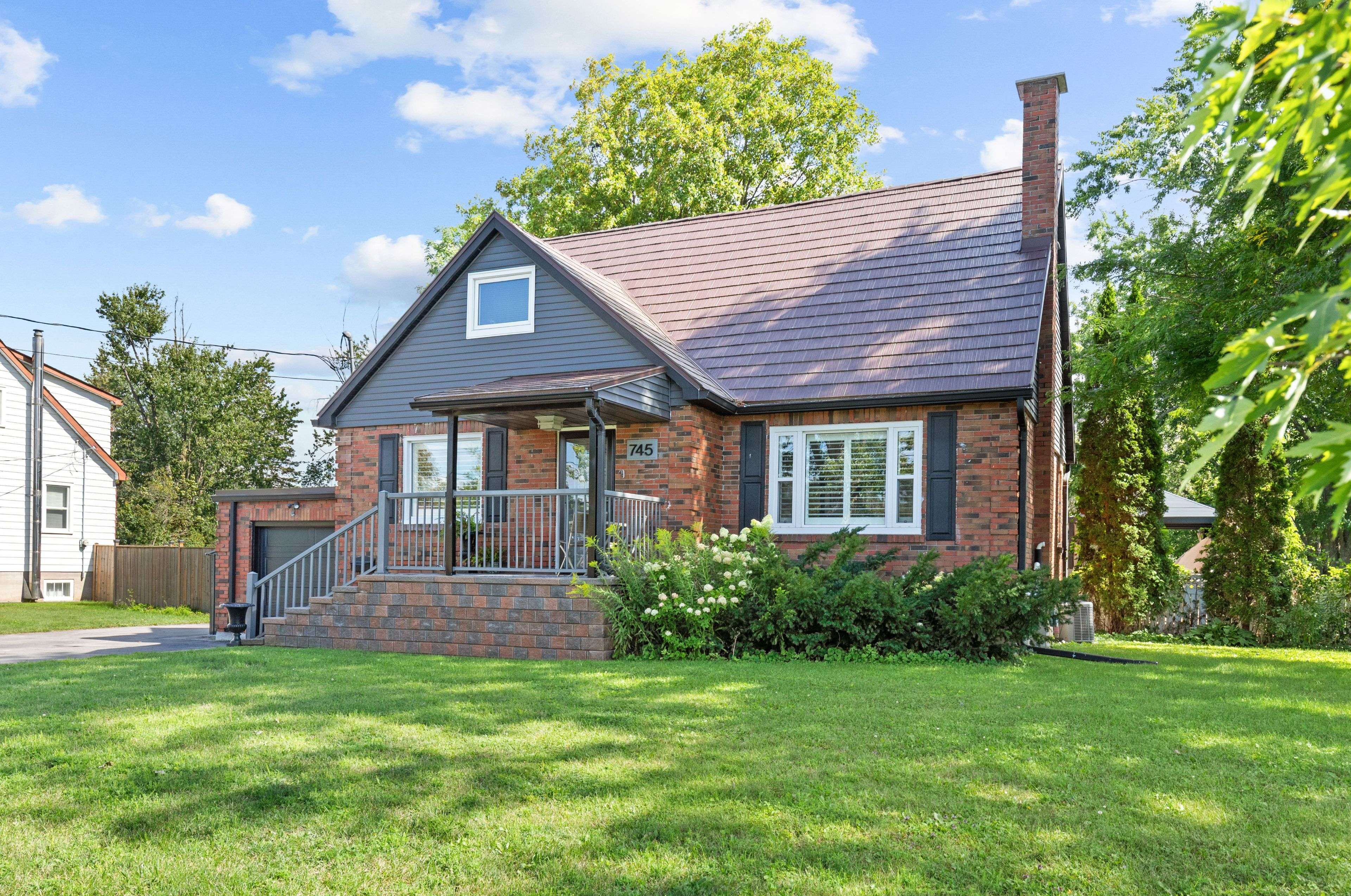 745 Crawford DR, Peterborough, ON K9J 3W9