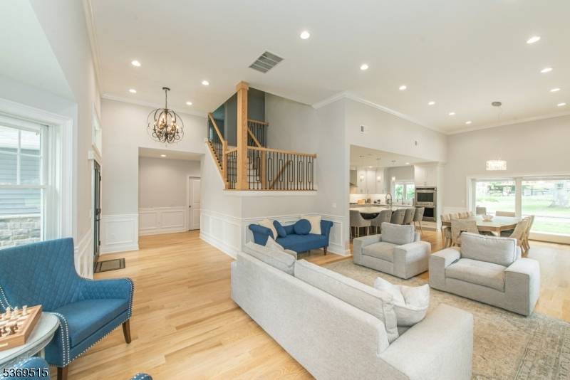 40 Lee Rd, Livingston Twp., NJ 07039