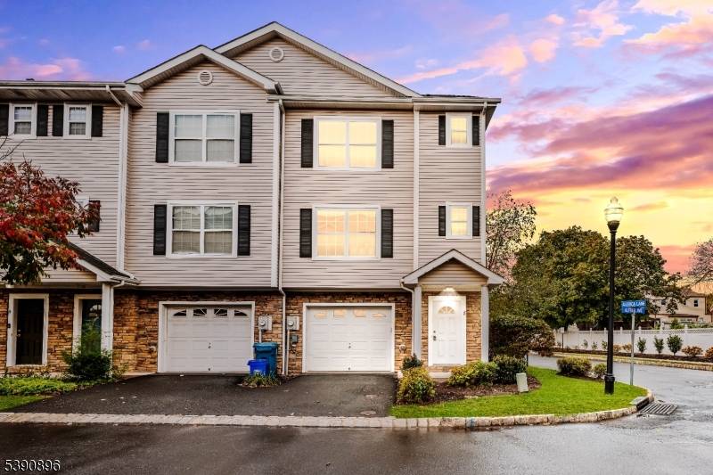 8 Alfred Ave, Franklin Twp., NJ 08873