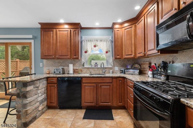 138 William St, Little Falls Twp., NJ 07424