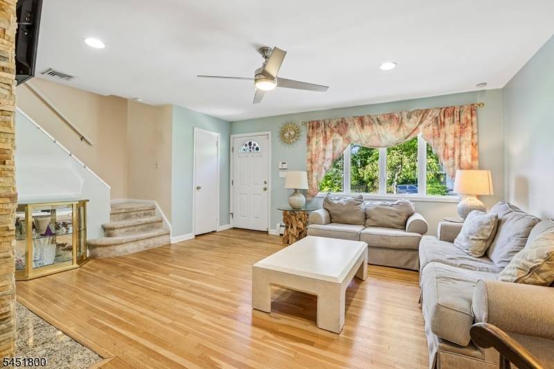 998 Washington Ave, Hohokus Boro, NJ 07423