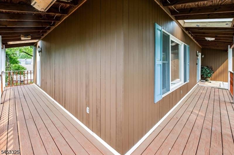 156 River Rd, New Milford Boro, NJ 07646