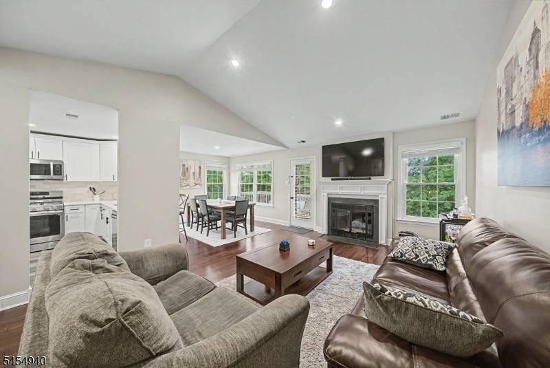 3 Juniper Ct #125, Clifton City, NJ 07014