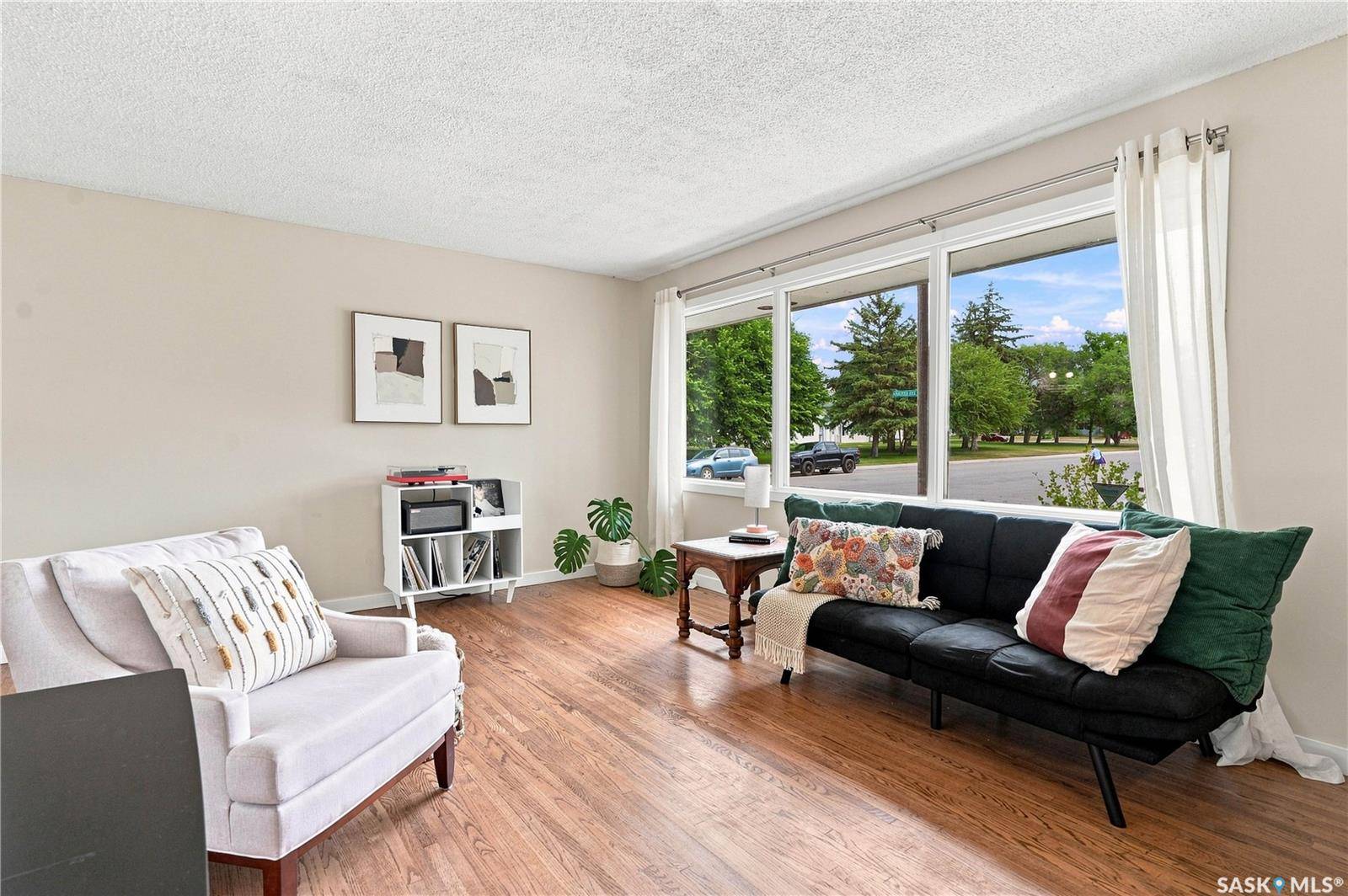 2302 Hanover AVENUE, Saskatoon, SK S7J 1E6