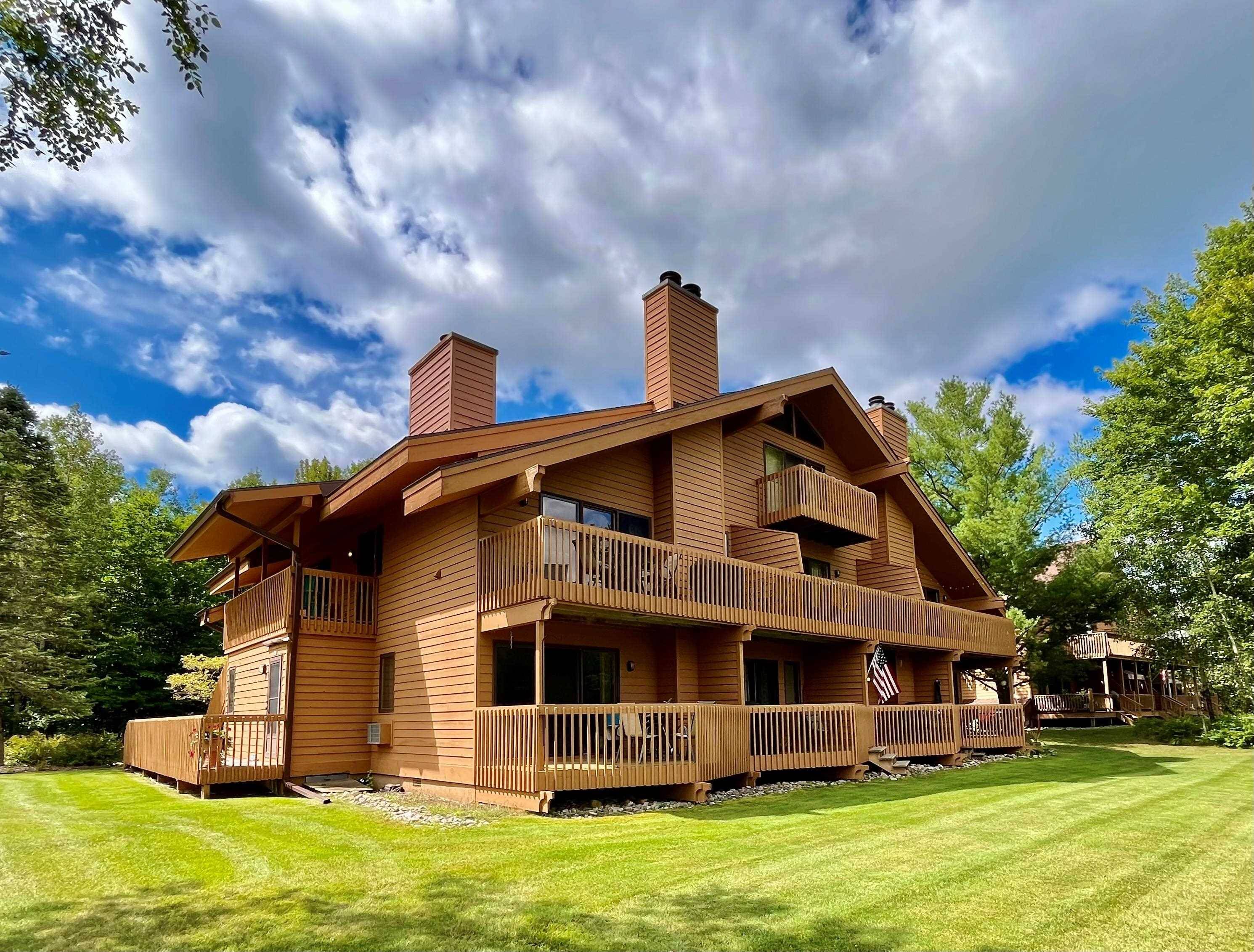 6658 Schuss Mountain LN, Custer Twp, MI 49659