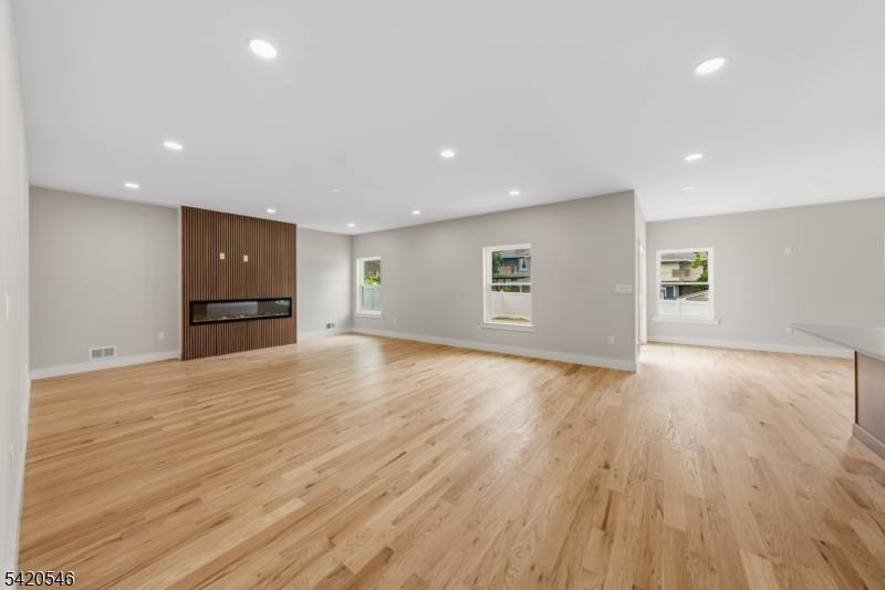 72 Hillside Rd, Elizabeth City, NJ 07208