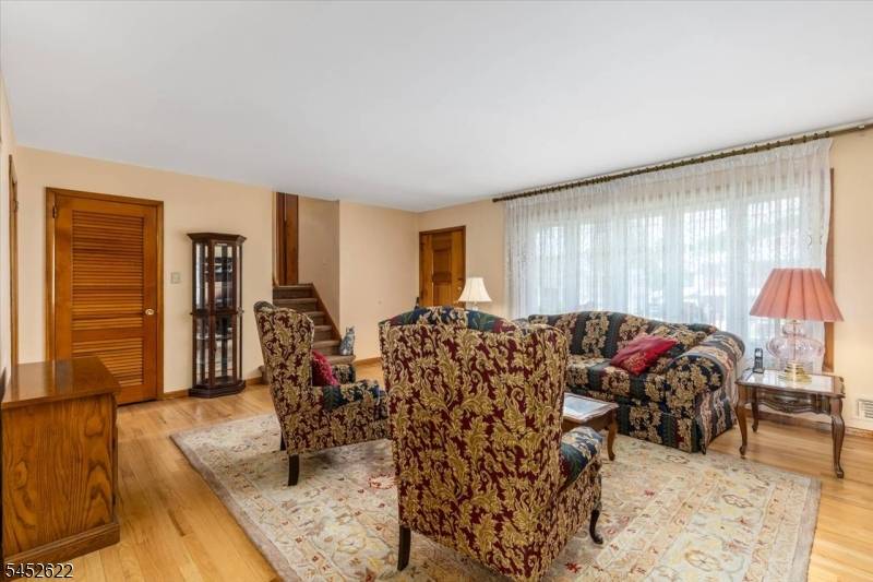 11 Landis Pl, Clifton City, NJ 07013