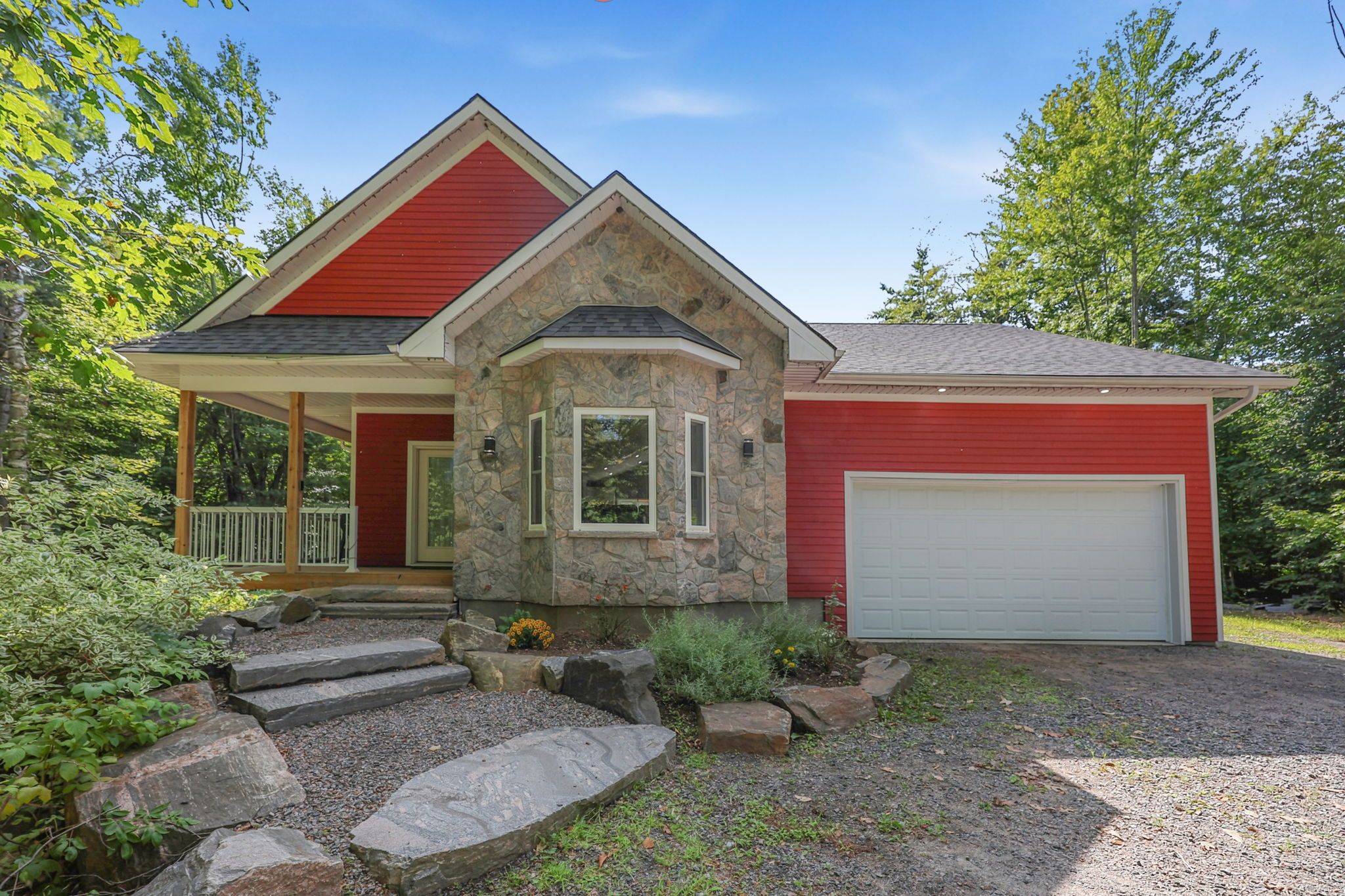 1051 Xavier ST, Gravenhurst, ON P0E 1G0