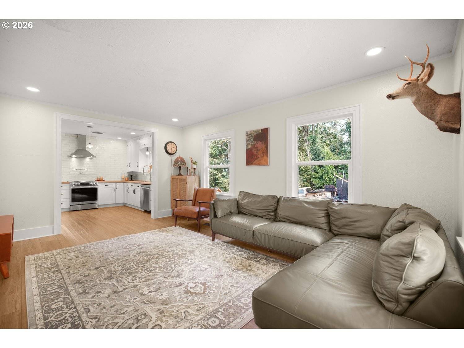 122 ROCK ST, Silverton, OR 97381