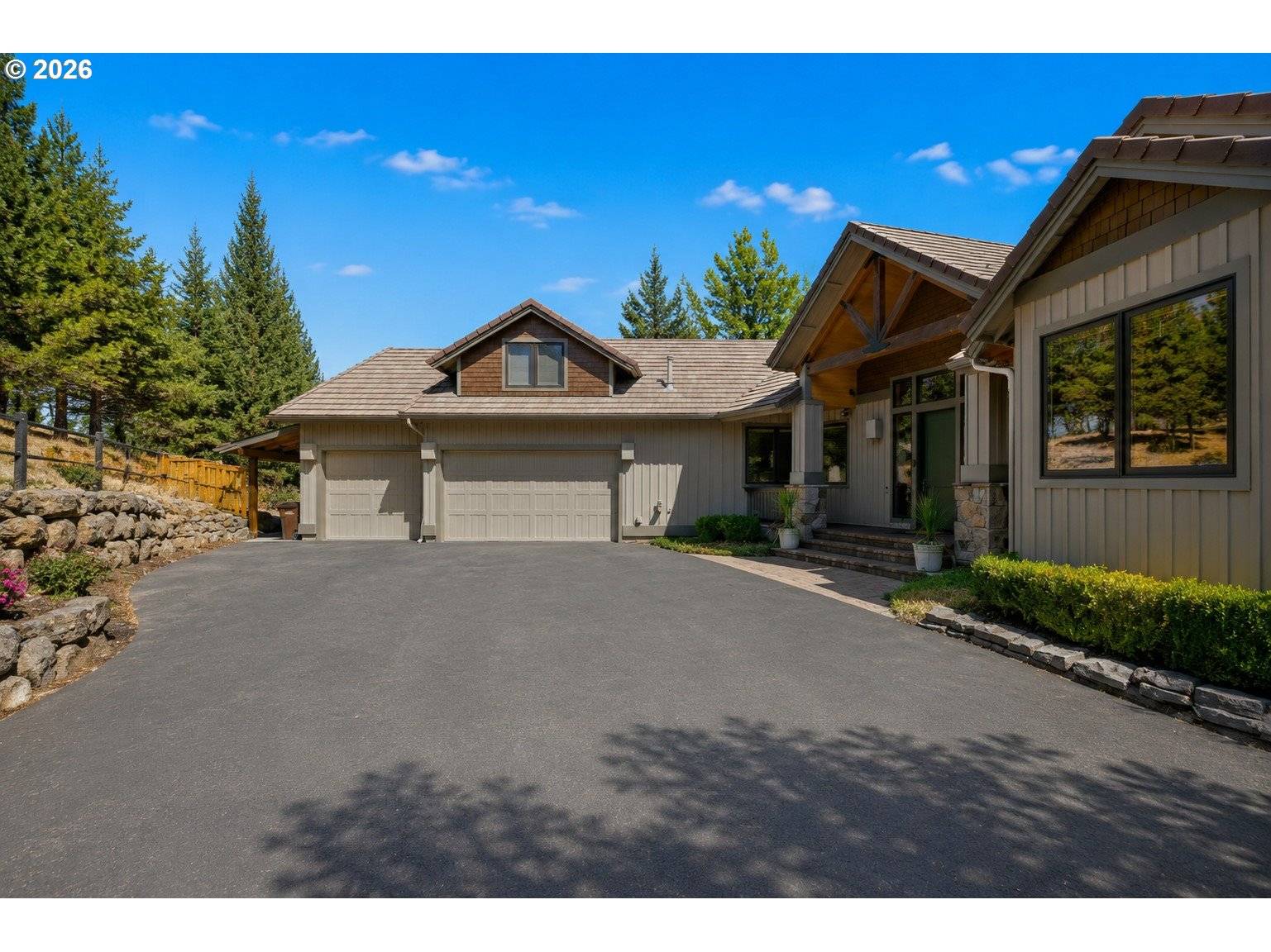 631 SUNDANCE RIDGE CT, Redmond, OR 97756