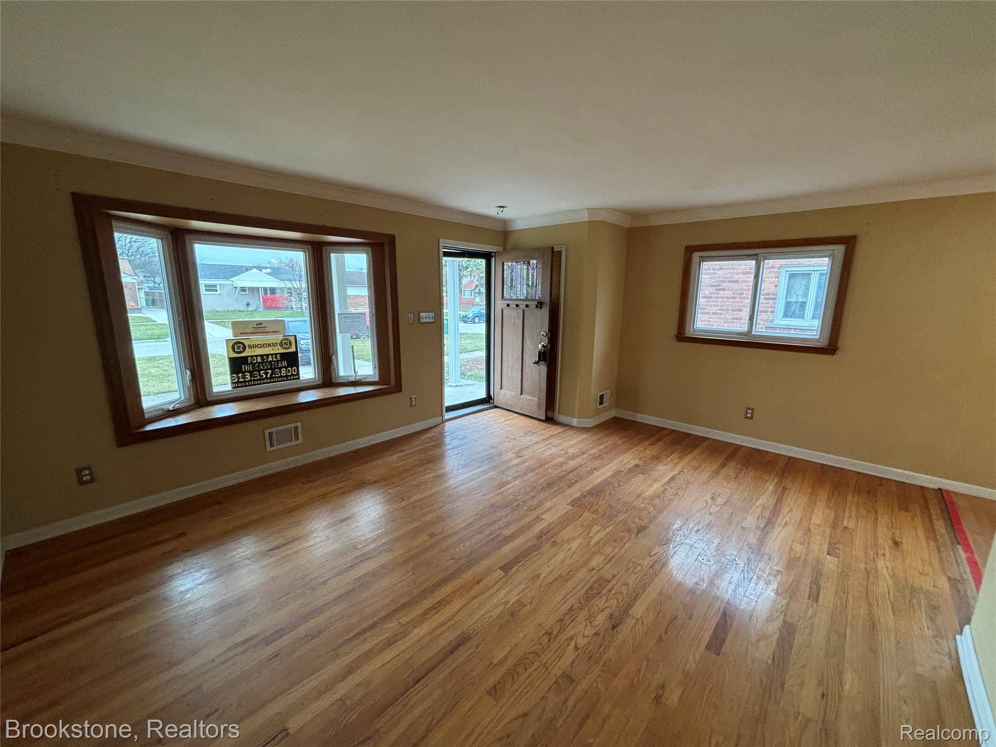 15435 Cameron ST, Southgate, MI 48195