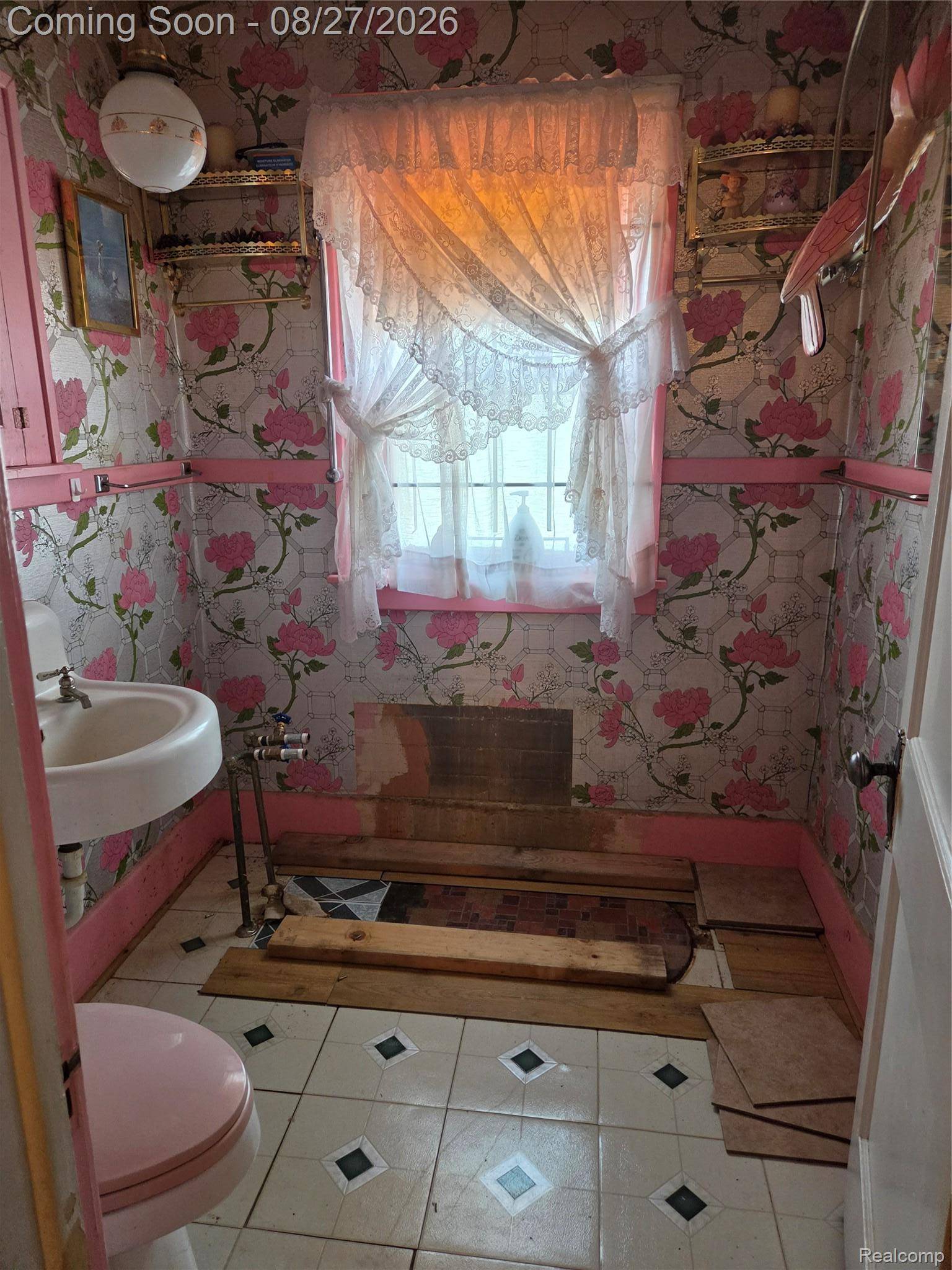 13947 Indiana ST, Detroit, MI 48238