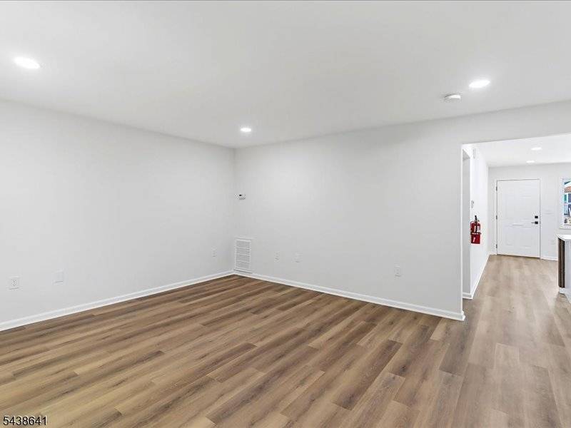 736 S 19th, Newark City, NJ 07103