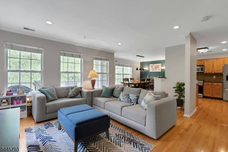 1074 SHADOWLAWN, Green Brook Twp., NJ 08812