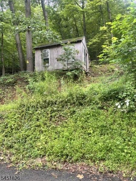 28 Roosevelt Ave, Independence Twp., NJ 07840