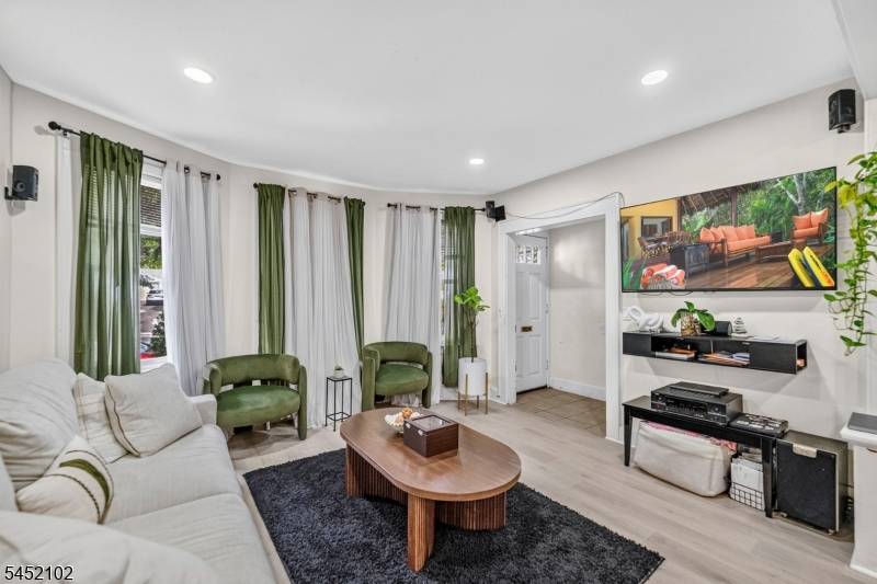 334 Trenton Ave, Paterson City, NJ 07503