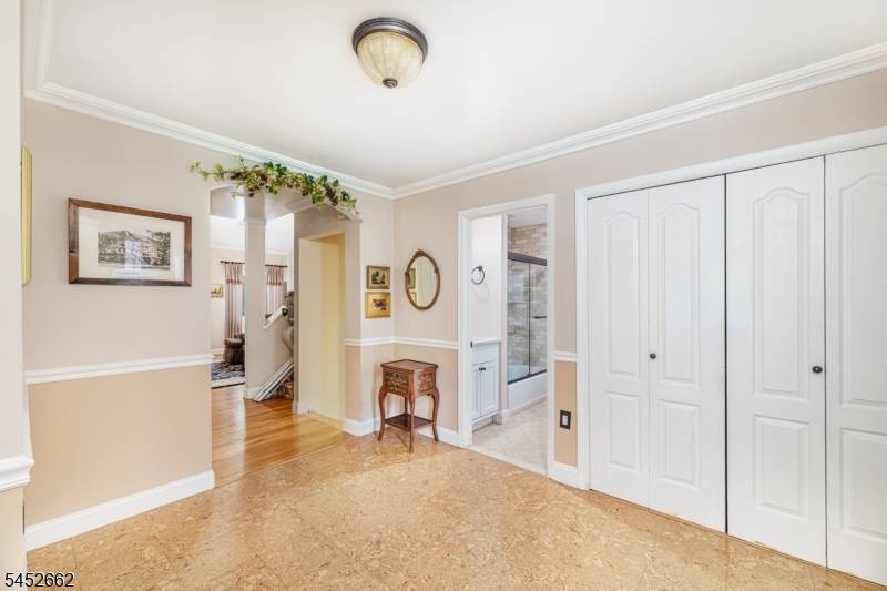9 Grist Mill Run, Mahwah Twp., NJ 07430