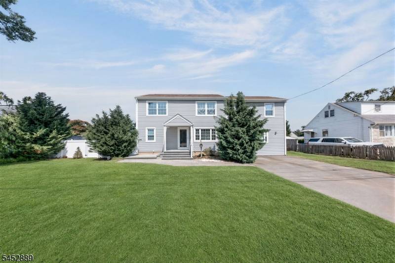647 Cook Ave, Middlesex Boro, NJ 08846