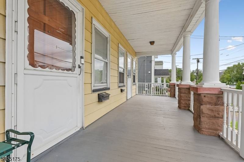 20 Blaine St, Millburn Twp., NJ 07041