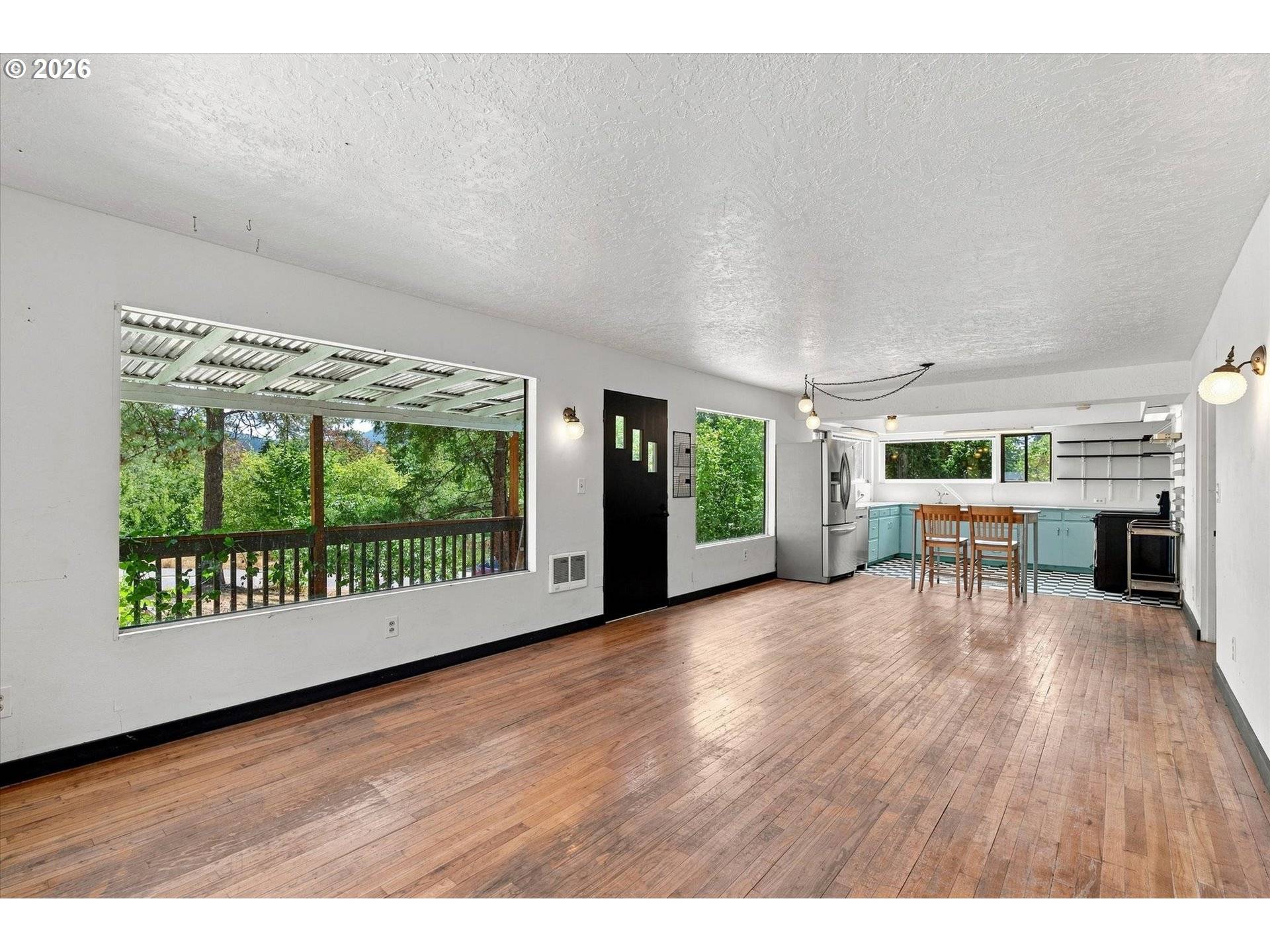 205 N MAPLE HILL RD, Kelso, WA 98626
