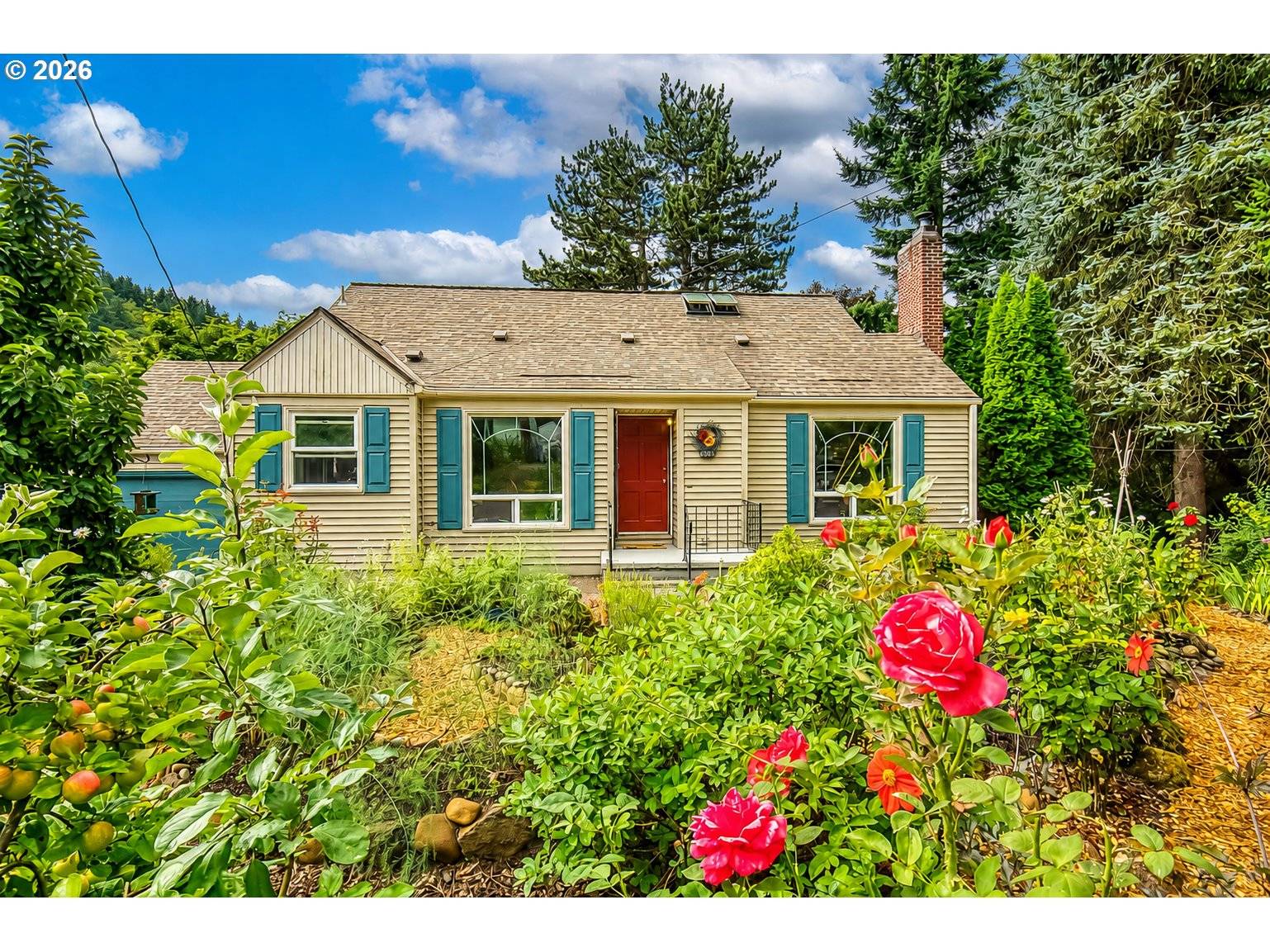 8906 NE BEECH ST, Portland, OR 97220