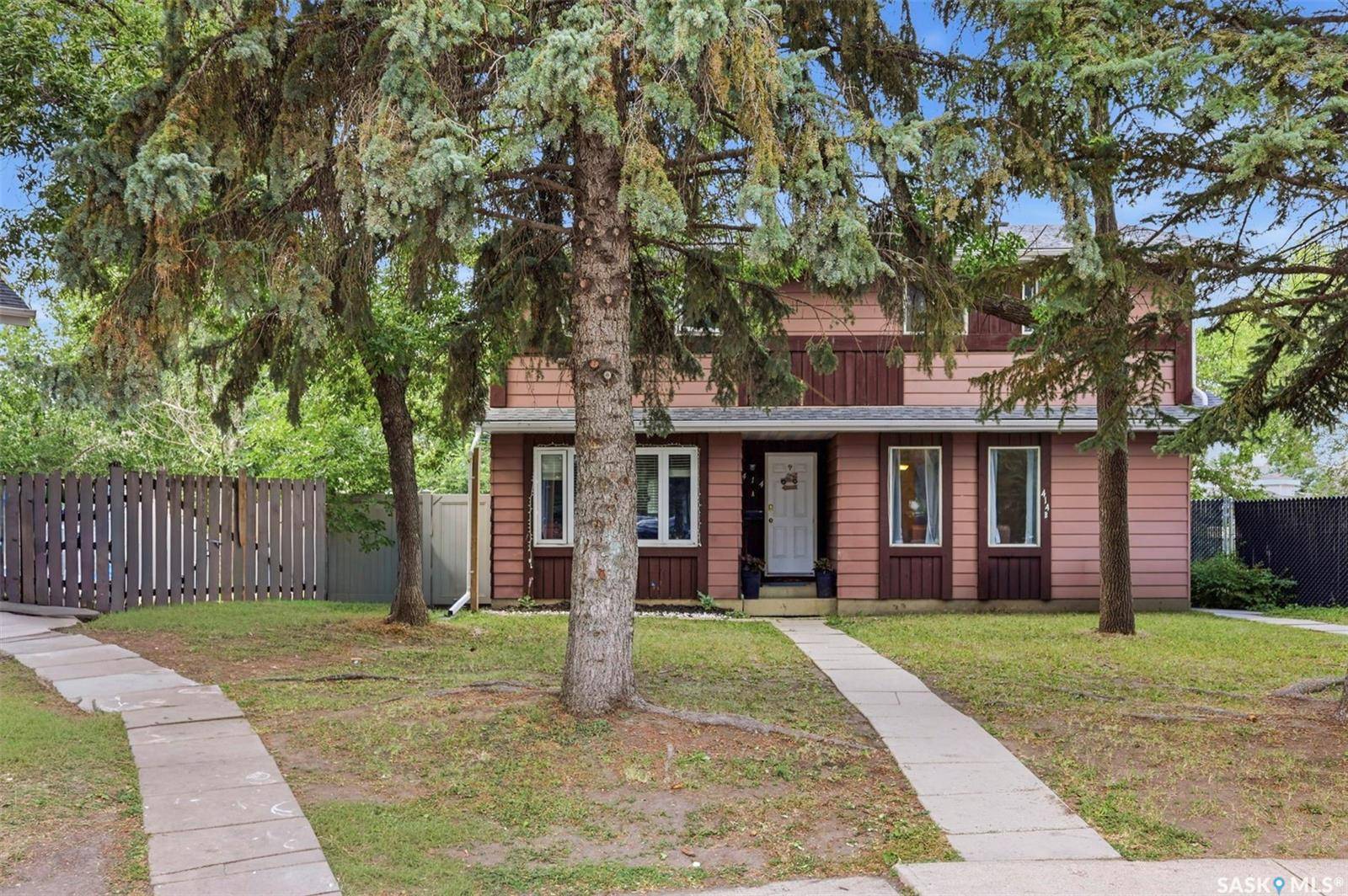 414 Gardiner PLACE #A & B, Saskatoon, SK S7N 2S9