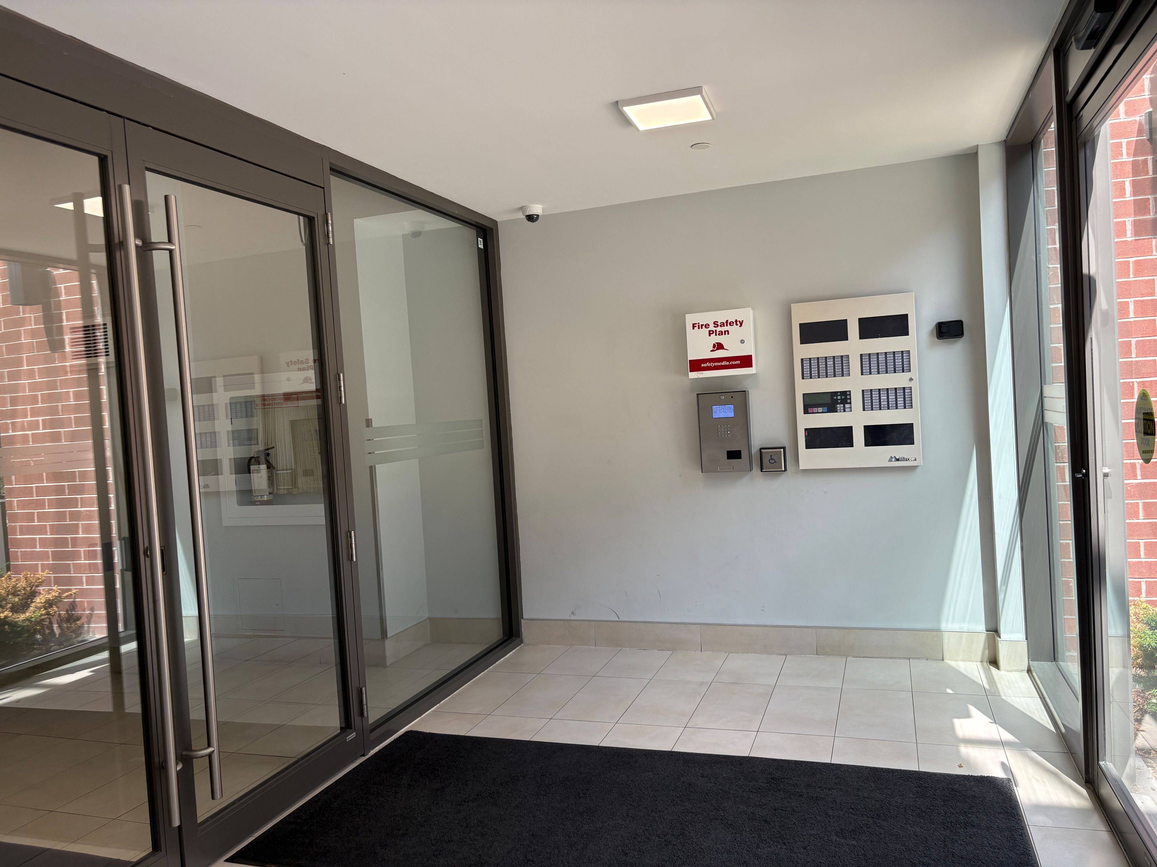 75 Attmar DR #355, Brampton, ON L6P 0Y6