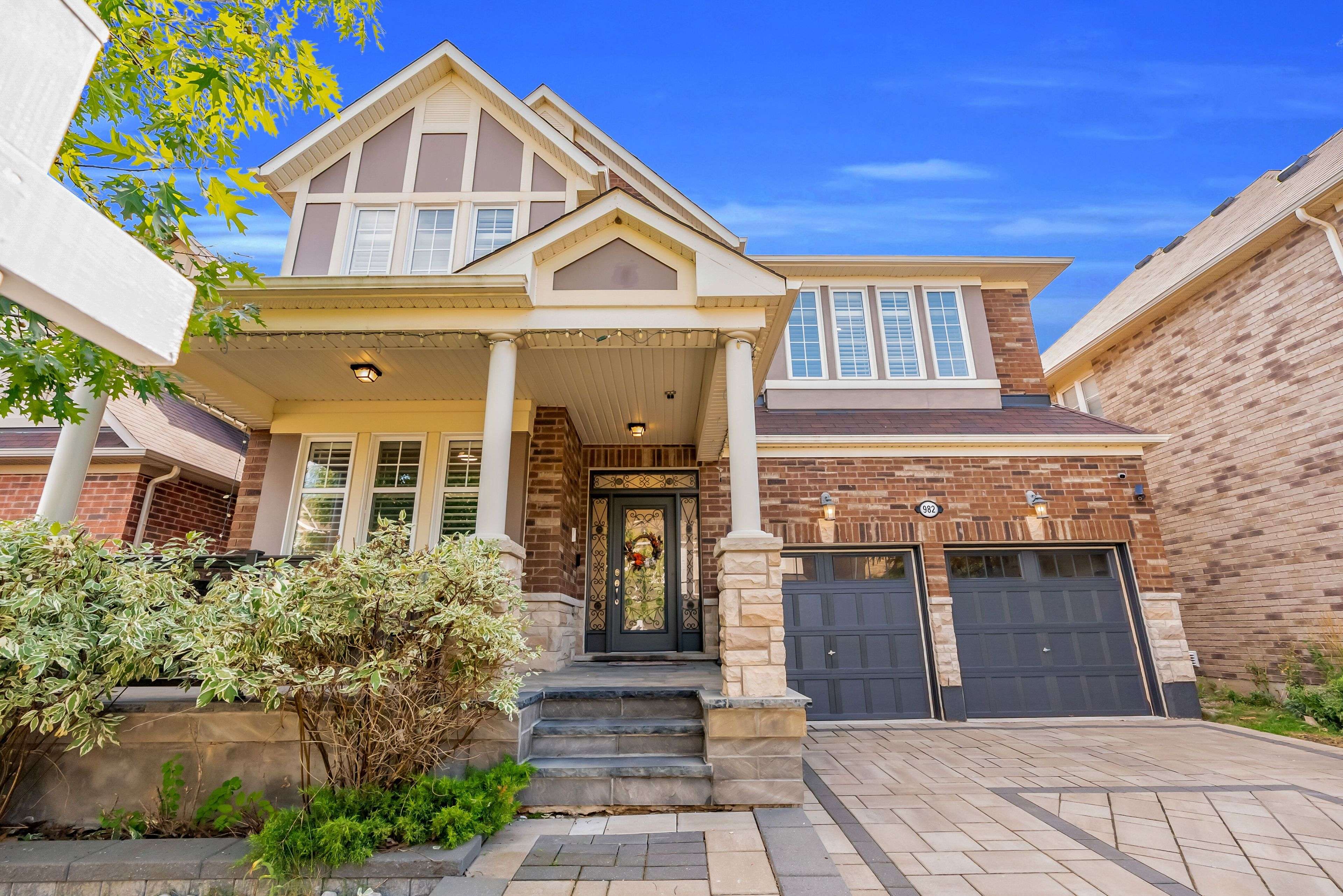 982 Syndenham LN, Milton, ON L9T 8K1