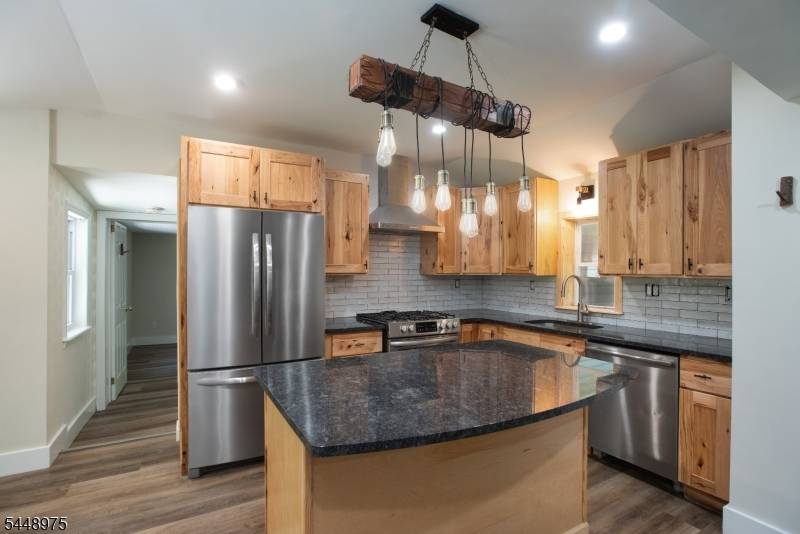 365 Bonnie Burn Rd, Watchung Boro, NJ 07069