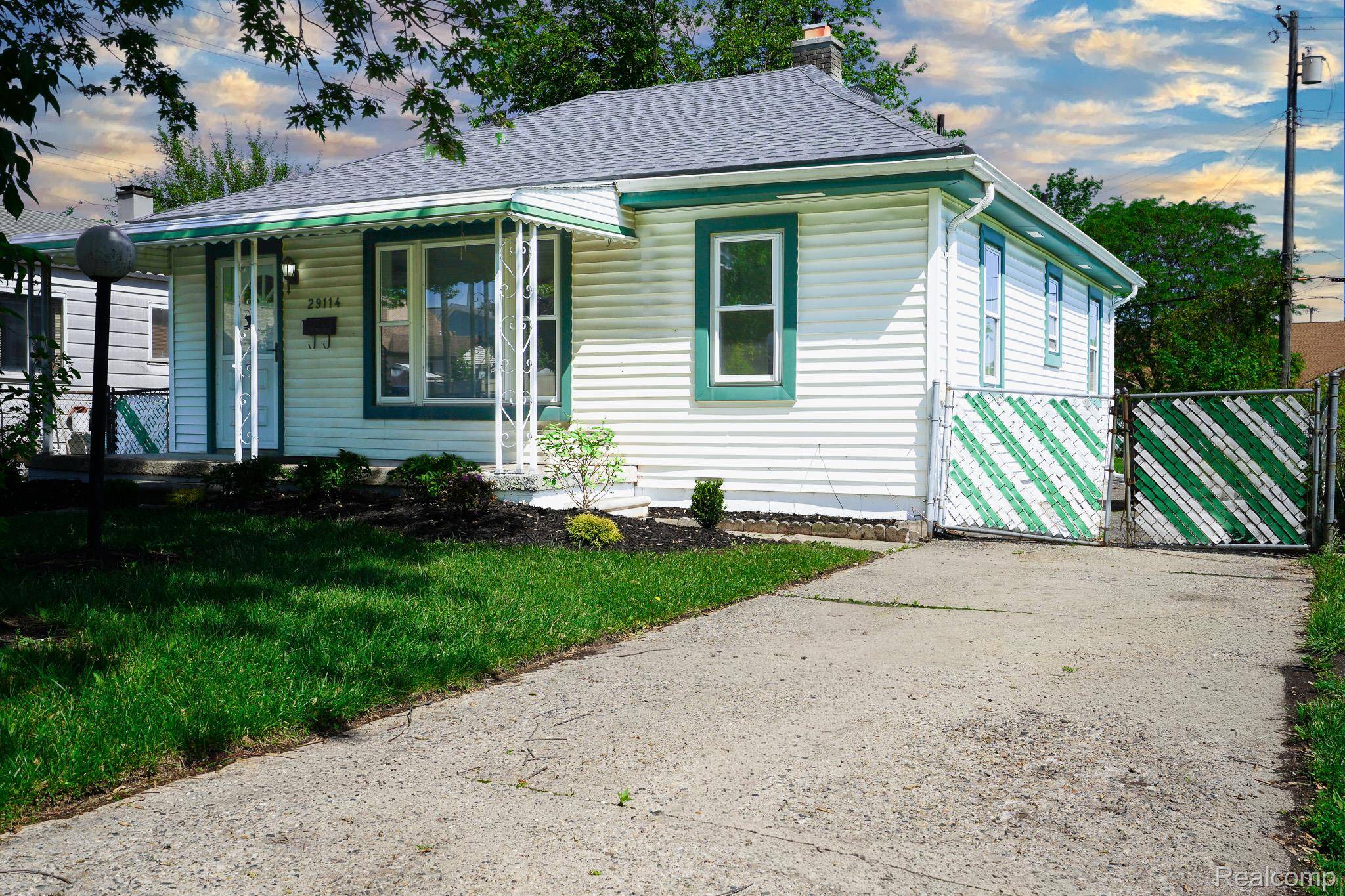 29114 Richard ST, Westland, MI 48186
