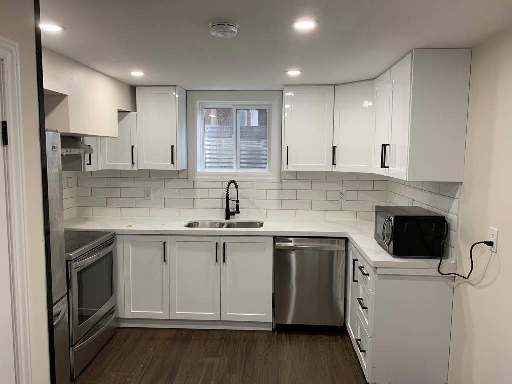 15 Calvert AVE, Hamilton, ON L8G 2K5