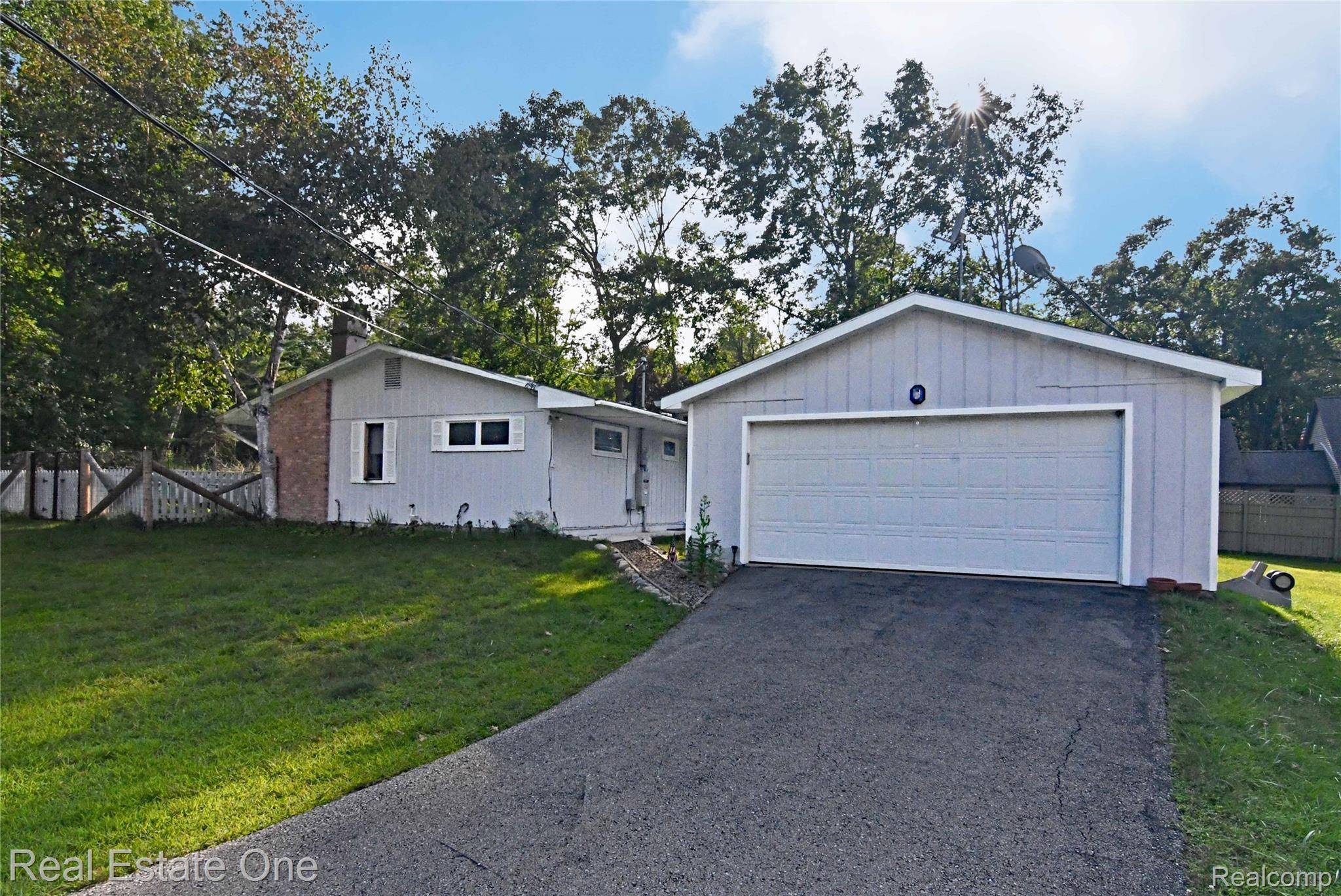 4255 N Ash RD, Alcona Township, MI 48742
