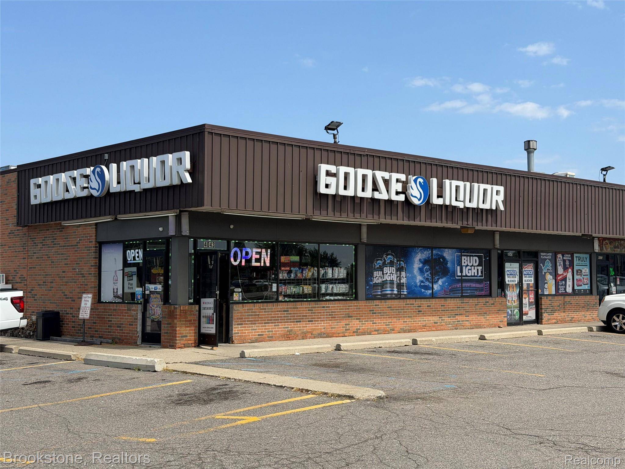 4043 17 Mile RD, Sterling Heights, MI 48310