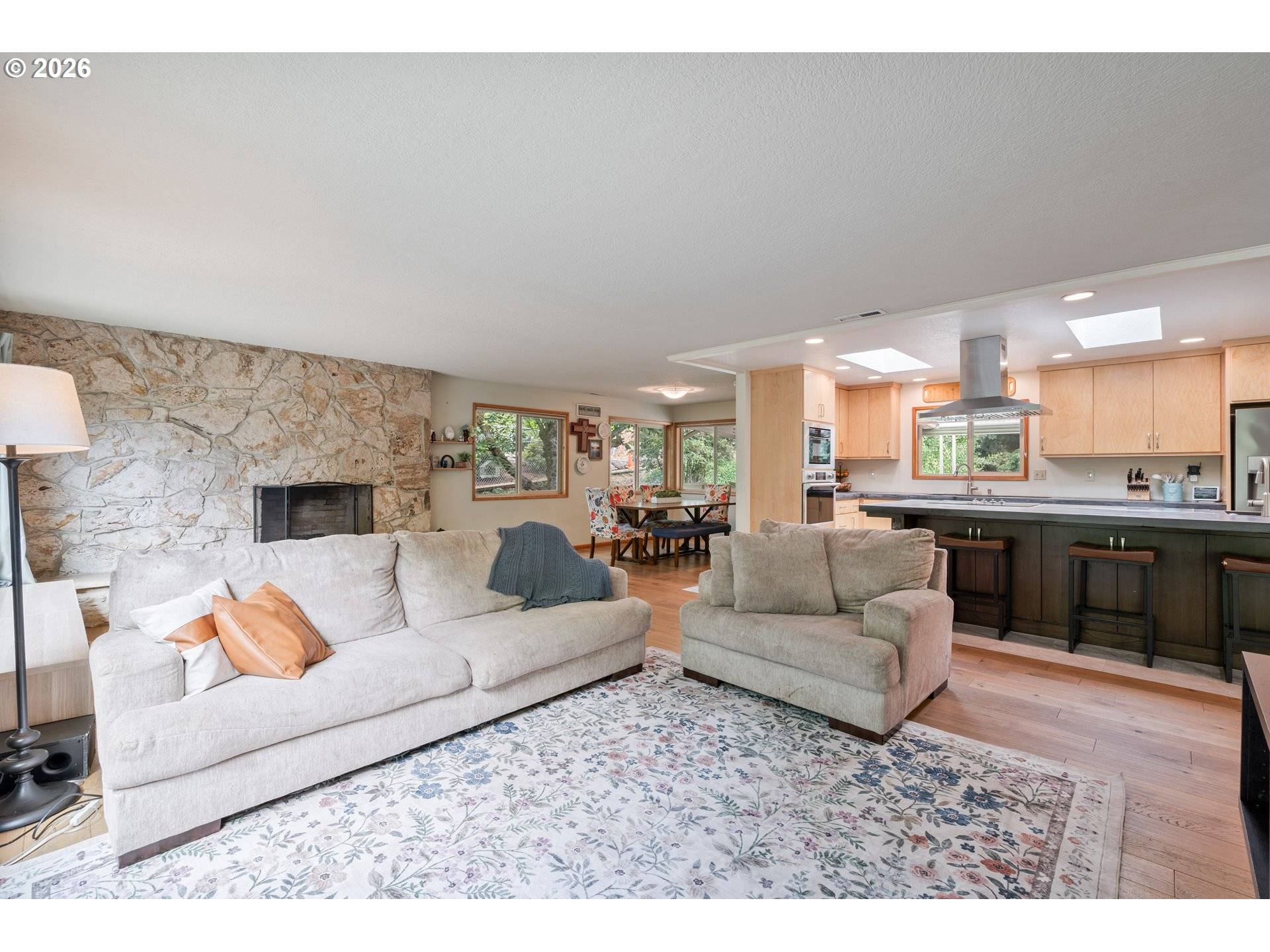 2337 W HILLS DR, Longview, WA 98632