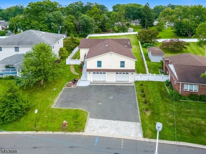 7 Henoch Ave, Clifton City, NJ 07013