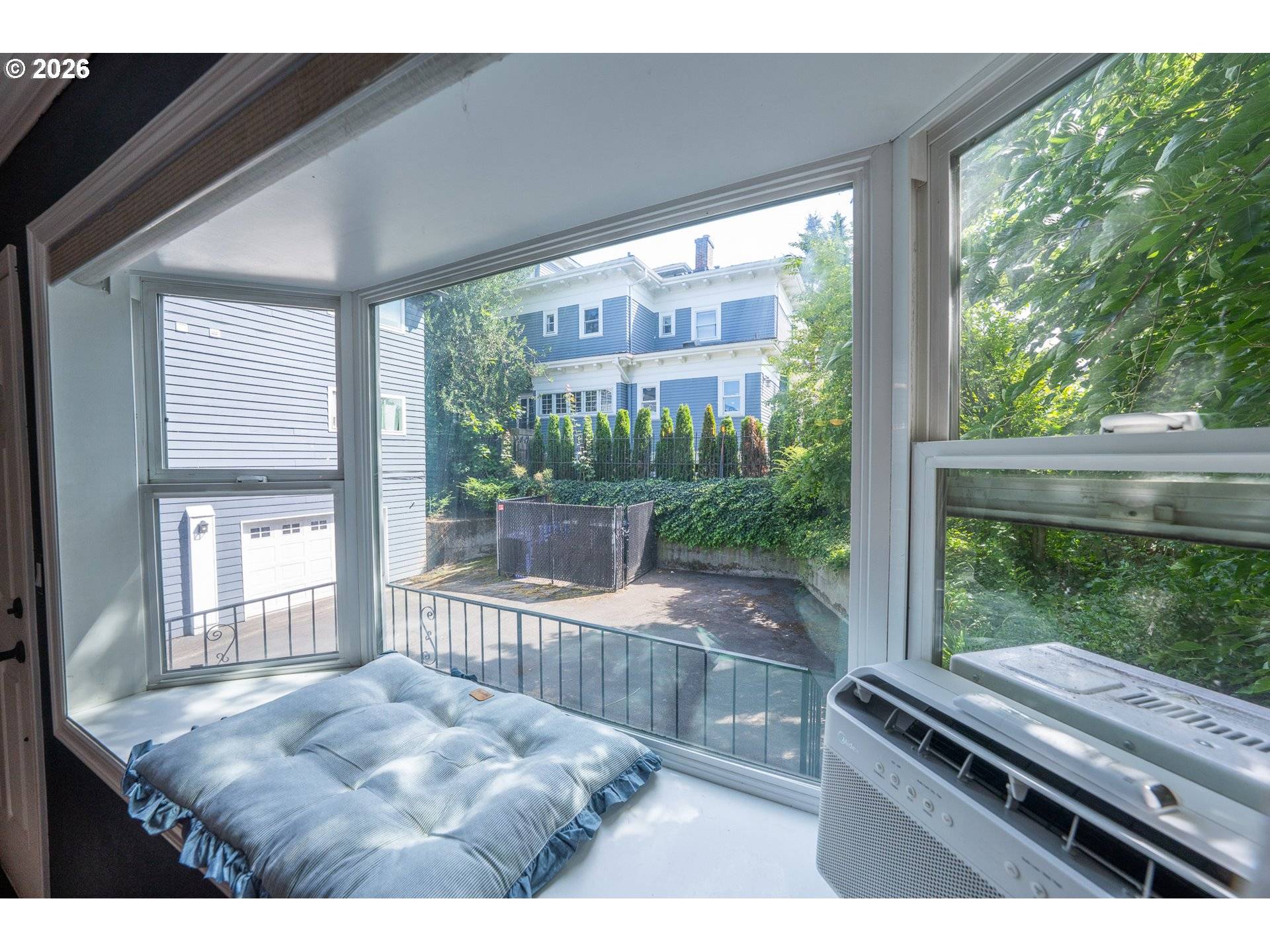 2136 SE HAWTHORNE BLVD #10, Portland, OR 97214