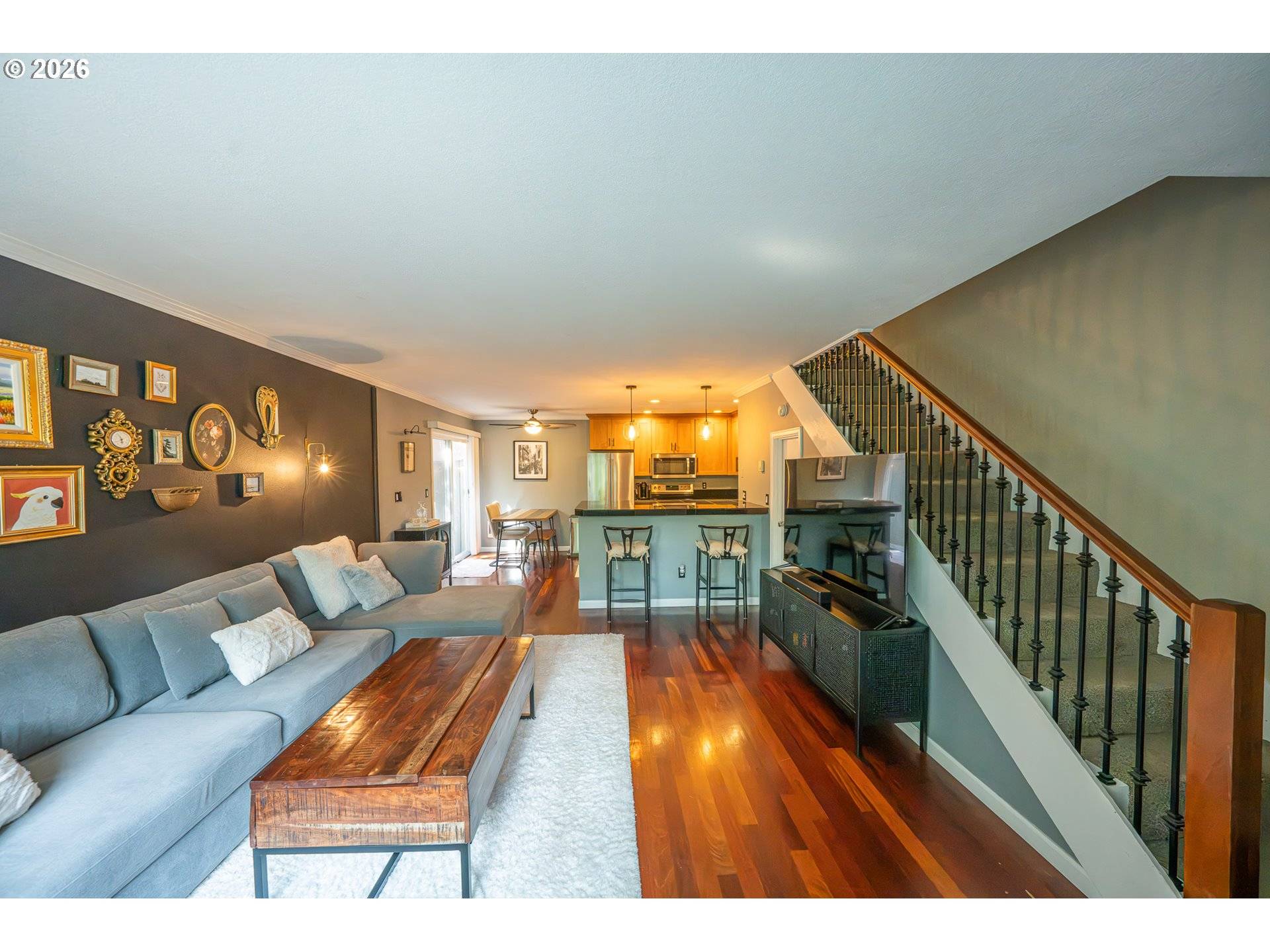 2136 SE HAWTHORNE BLVD #10, Portland, OR 97214