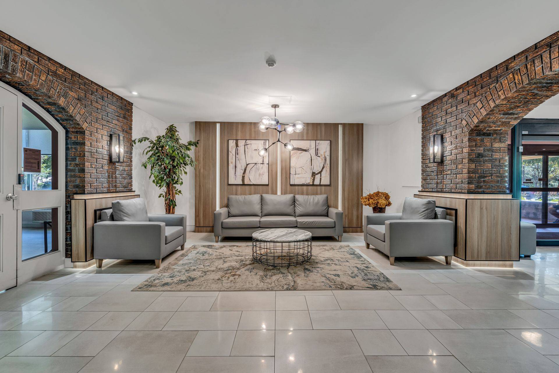 966 Inverhouse DR #112, Mississauga, ON L5J 4B6