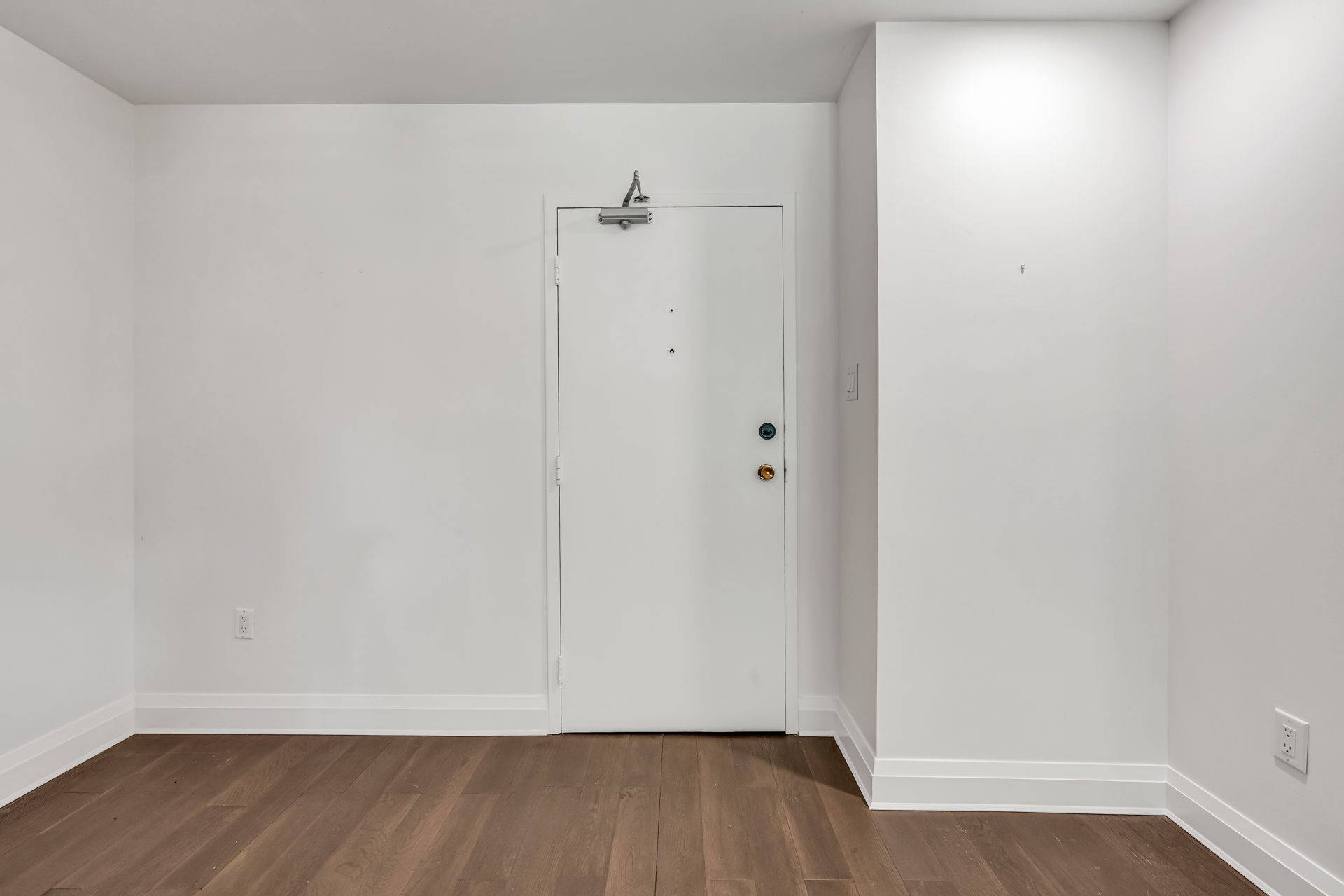 966 Inverhouse DR #112, Mississauga, ON L5J 4B6