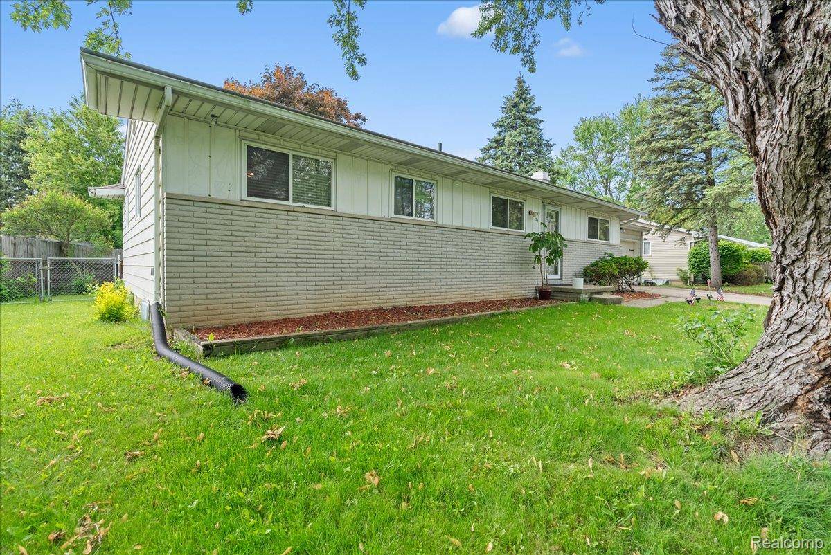 6422 Lerner WAY, Lansing, MI 48911