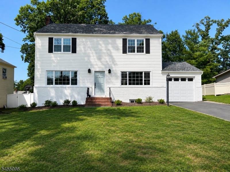 135 Washington Ave, West Caldwell Twp., NJ 07006
