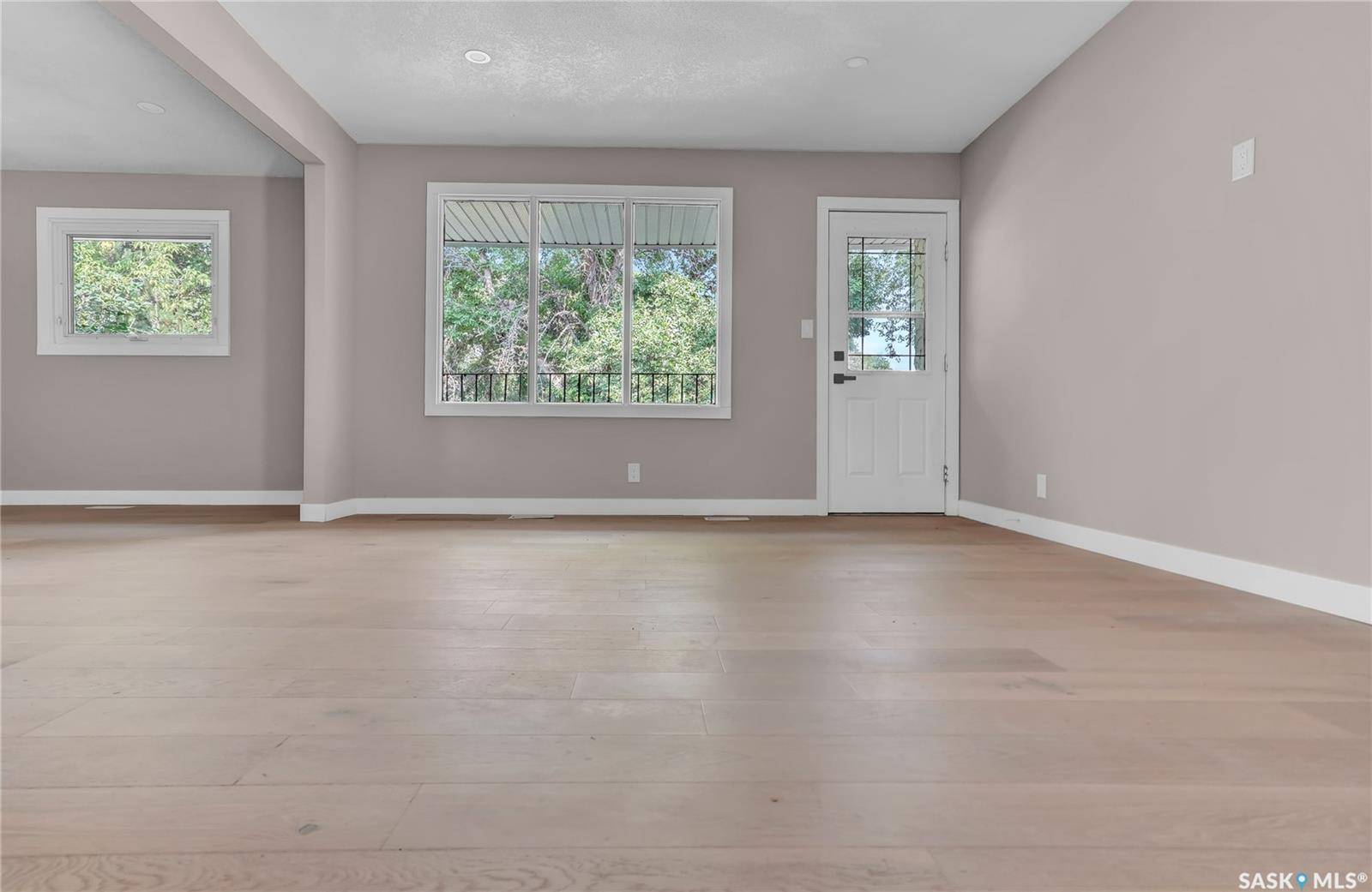 1426 SOUTHAM STREET, Regina, SK S4T 6T7