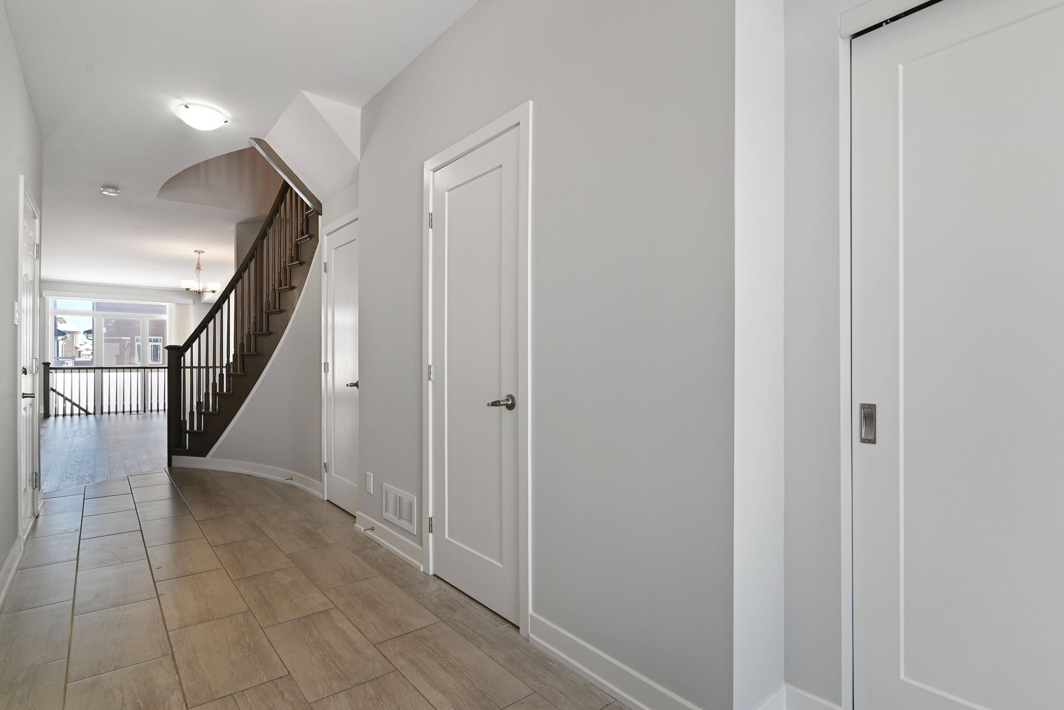 1042 Cobble Hill DR, Barrhaven, ON K2J 0J7