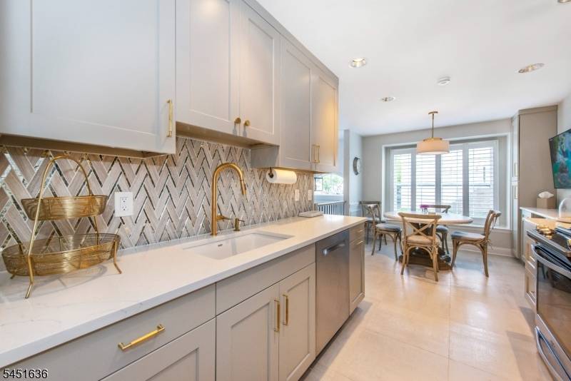 867 Alexandria Court, Ramsey Boro, NJ 07446