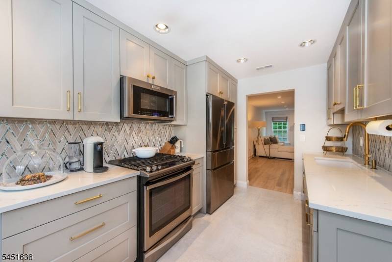 867 Alexandria Court, Ramsey Boro, NJ 07446