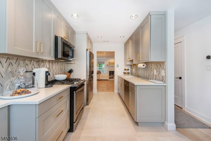 867 Alexandria Court, Ramsey Boro, NJ 07446