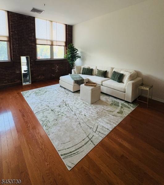 240 Main St #305, Little Falls Twp., NJ 07424