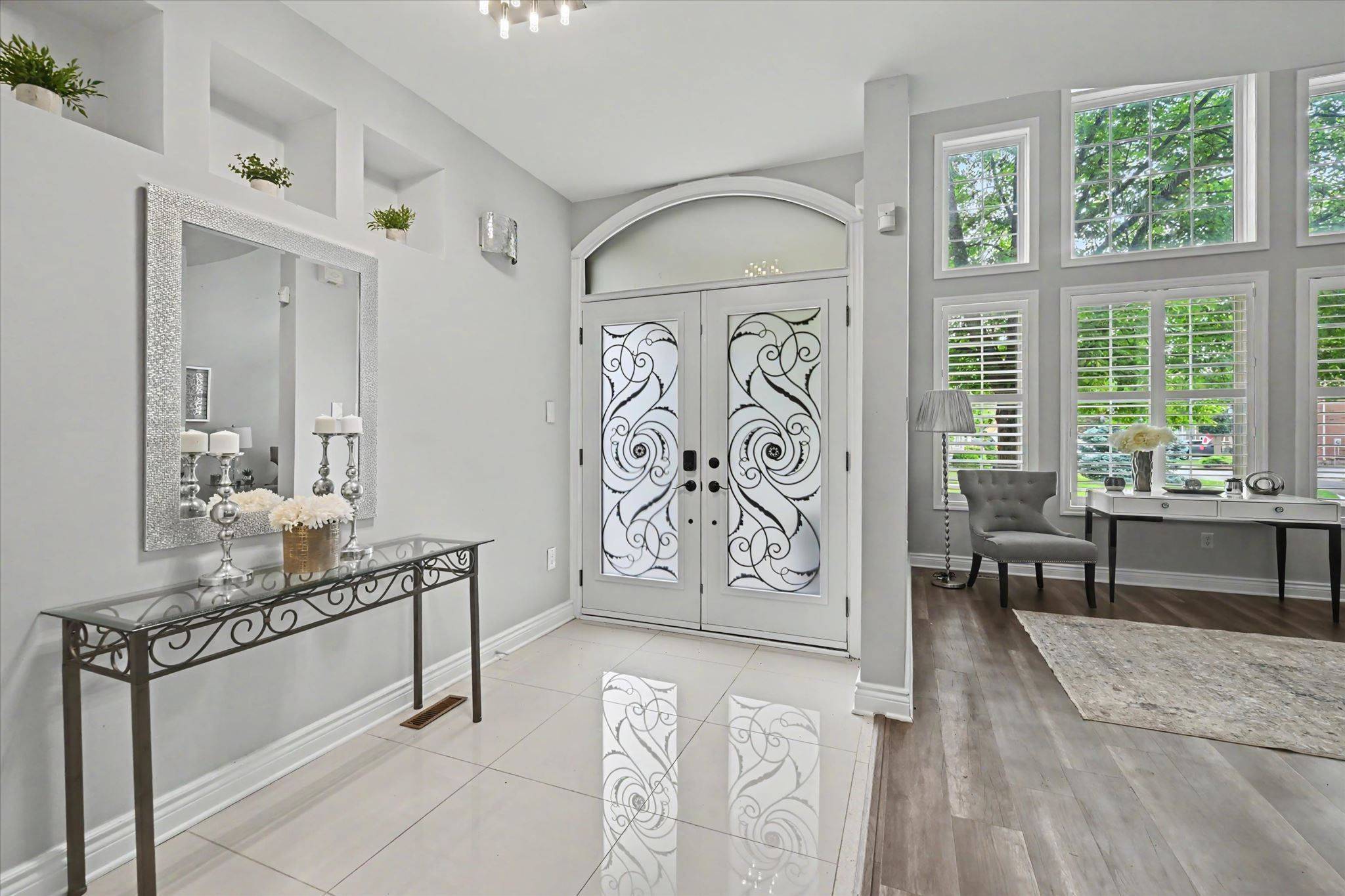 2376 Oakhaven DR, Oakville, ON L6M 4A4